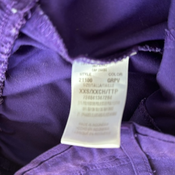 Cherokee Luxe Scrub set - Picture 3 of 4